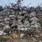 大石垣。まだまだ荒い石垣です