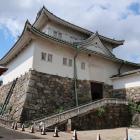 小天守を見上げる