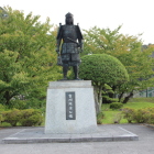 吉川経家公立像