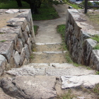 同左への登り石段