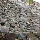 二の丸西面石垣に増設修復が分かる境界石垣