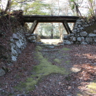 本丸外側東より東門枡形石垣木橋を見る