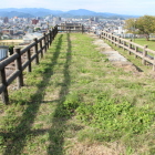 同左の櫓台上面西に見る