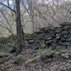 山頂部を周る石塁