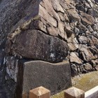 ⑤	この石を外せば崩れ落ちる？