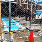 架け替えられた階段とコンクリート