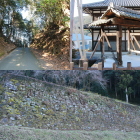 大堀切と城門と米蔵石垣