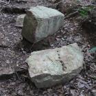 登城道の残念石