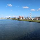 千歳大橋から信濃川越しに城跡を望む（テレビ塔の奥あたり）