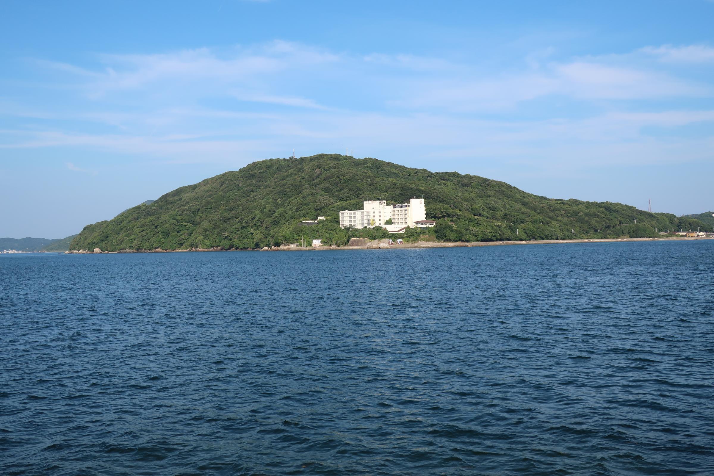 鳥羽マリンターミナルから坂手島を望む