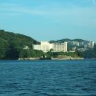 答志島への定期船から坂手村砲台を望む