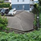 折れを設けた土塁と堀跡