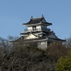 東から模擬天守を望む