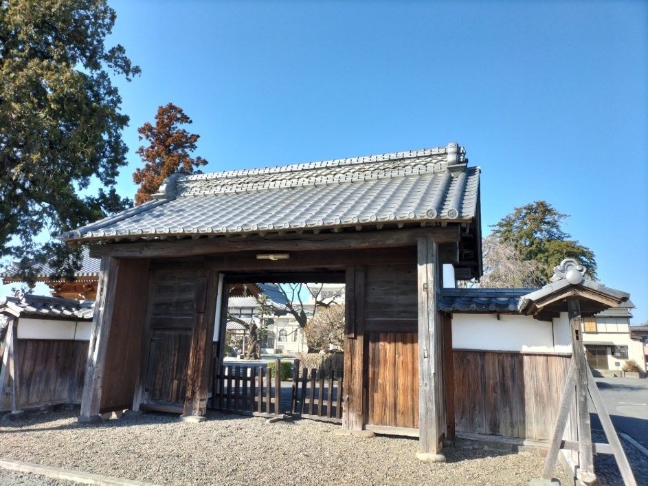 同聚院の武家門(外側)