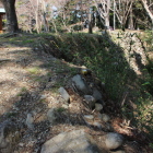 本丸東土塁・石垣もスッキリ南から北へ