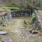 東虎口大手表門跡を上段郭より見る