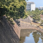 櫓台から見おろす汐見坂