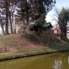 西條天満公園の土塁と水堀