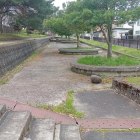 ③塁濠の名残 左側が城内側