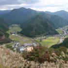 天守台からの眺望。播磨と但馬からの街道の結節点