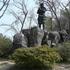 太鼓壇の山中鹿介像