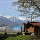 振り返ると中央アルプス残雪景観美しい