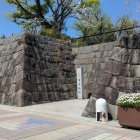 主郭入口の石碑