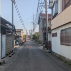 石碑も説明板も無い