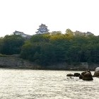 ②	海から見た唐津城（出航直後）