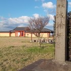 東門と城輪柵址の石碑
