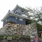 天守閣東面天守御門下より