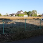 泰蔵院参拝者駐車場と愛車、奥の甍が泰蔵院