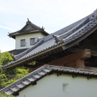 太鼓櫓・四脚門甍と土塀板屋根のコラボ