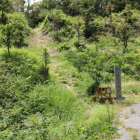 本来の大手虎口と城名石碑