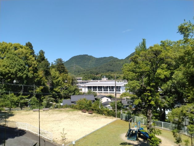 小倉山城から