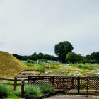 二ノ丸跡発掘現場　左端は本丸土塁
