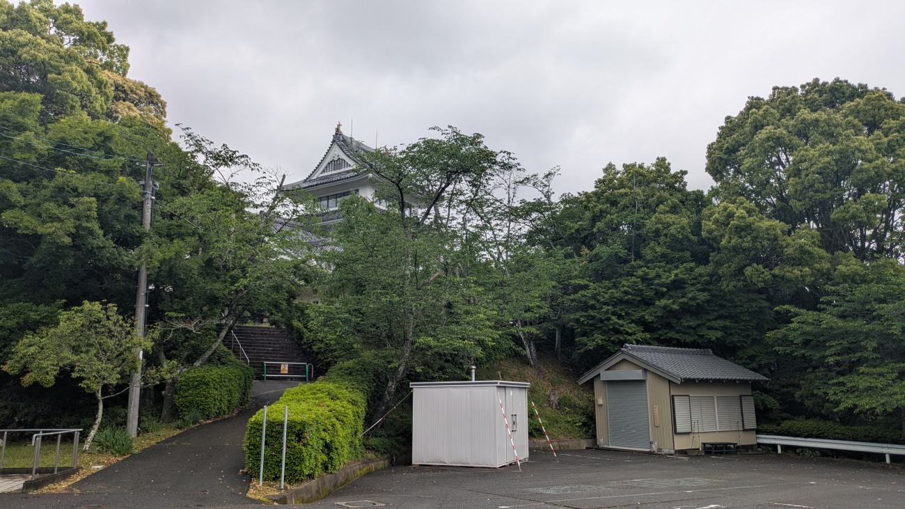 駐車場から