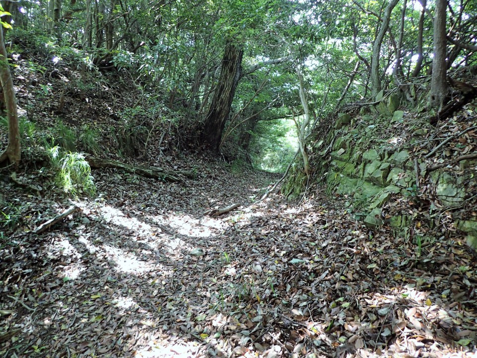①石垣