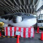 ②唐戸市場にあるふくのﾓﾆｭﾒﾝﾄ