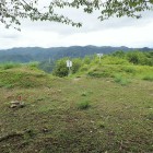 ④土塁と虎口(本丸)