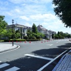 ⑥県会議事堂