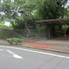 駐車場の北、二の丸(三の丸？)南端の土塁