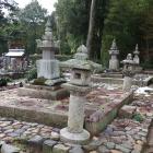 清源寺・仁正寺藩主廟塔