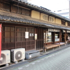 伝統的建物、本家菊屋本店店頭