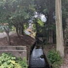 西側の水路、堀跡っぽいが