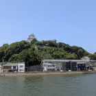 城の全景（舞鶴橋より）