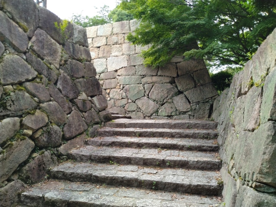 本丸への升形虎口