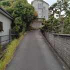 東側の段丘崖地形