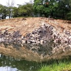 ②	北東隅部の石垣（完全に崩れ落ちている）