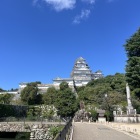 東から